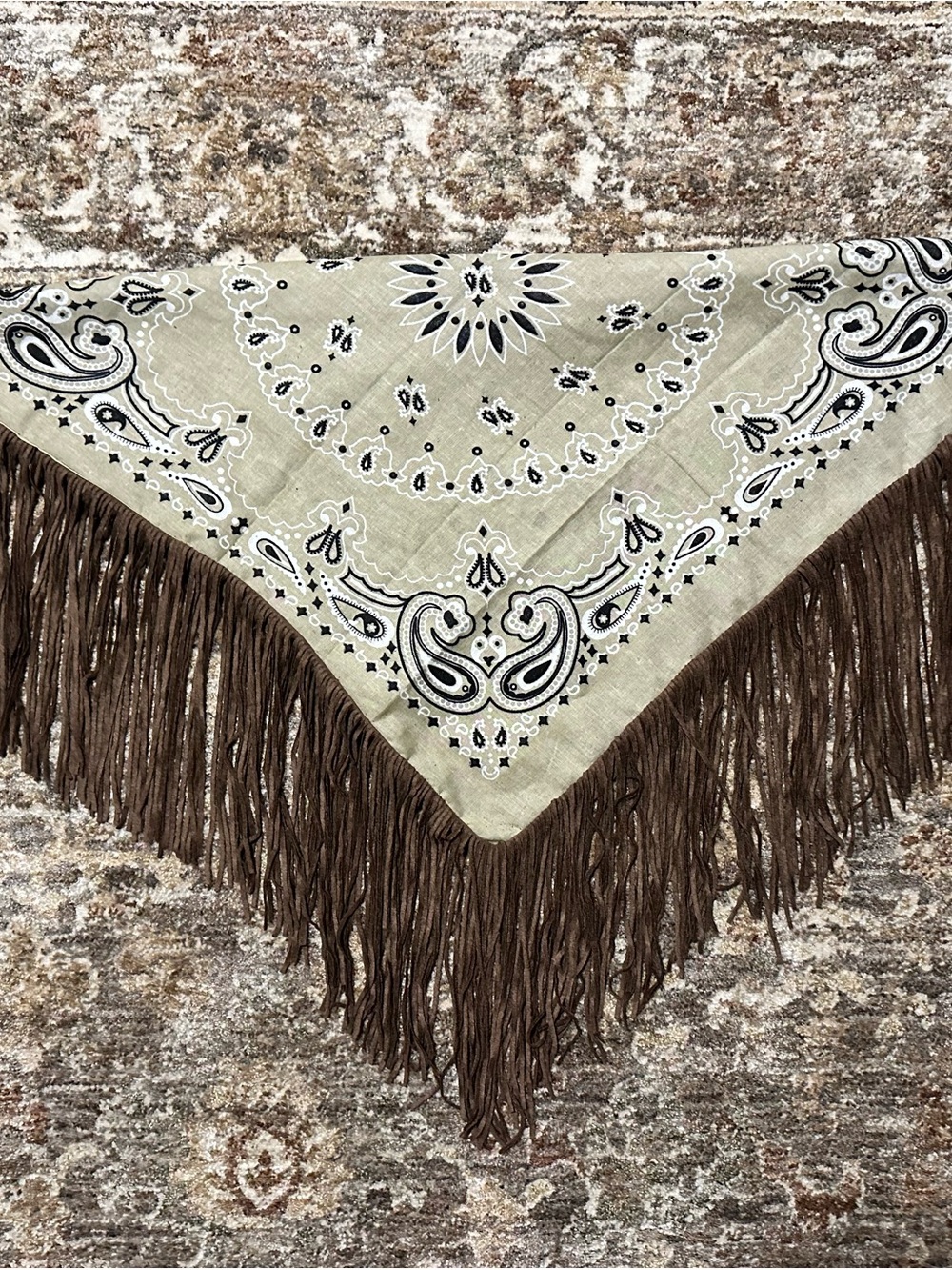 Fringe Bandana - Picture 2 of 3